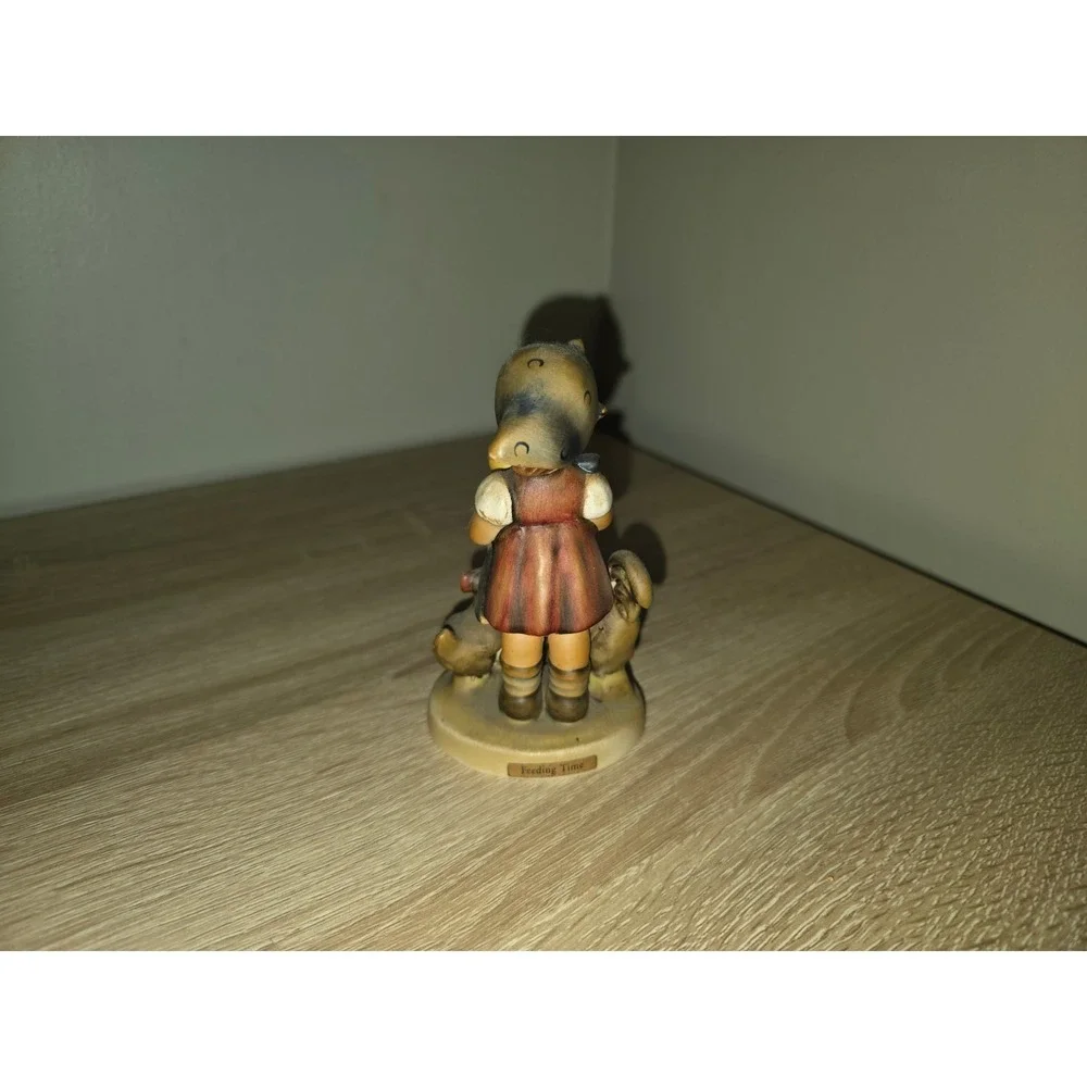 Goebel Hummel Feeding‎ Time Figurine 199/0 TMK-3 Stylized Bee West Germany